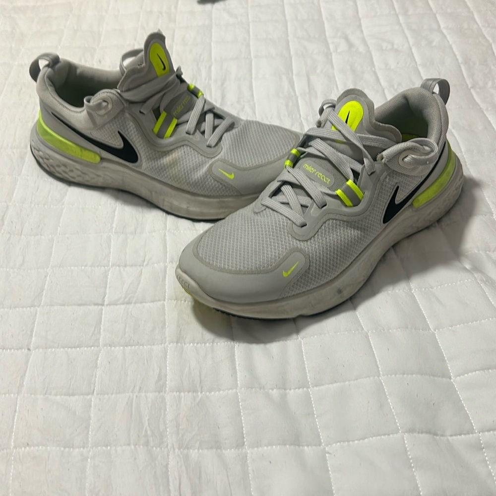 Nike Miler React Running Shoes